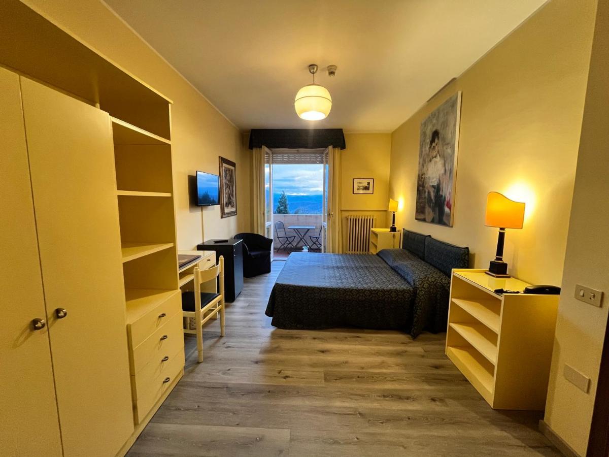 Hotel & Residence Dei Duchi Урбино Екстериор снимка