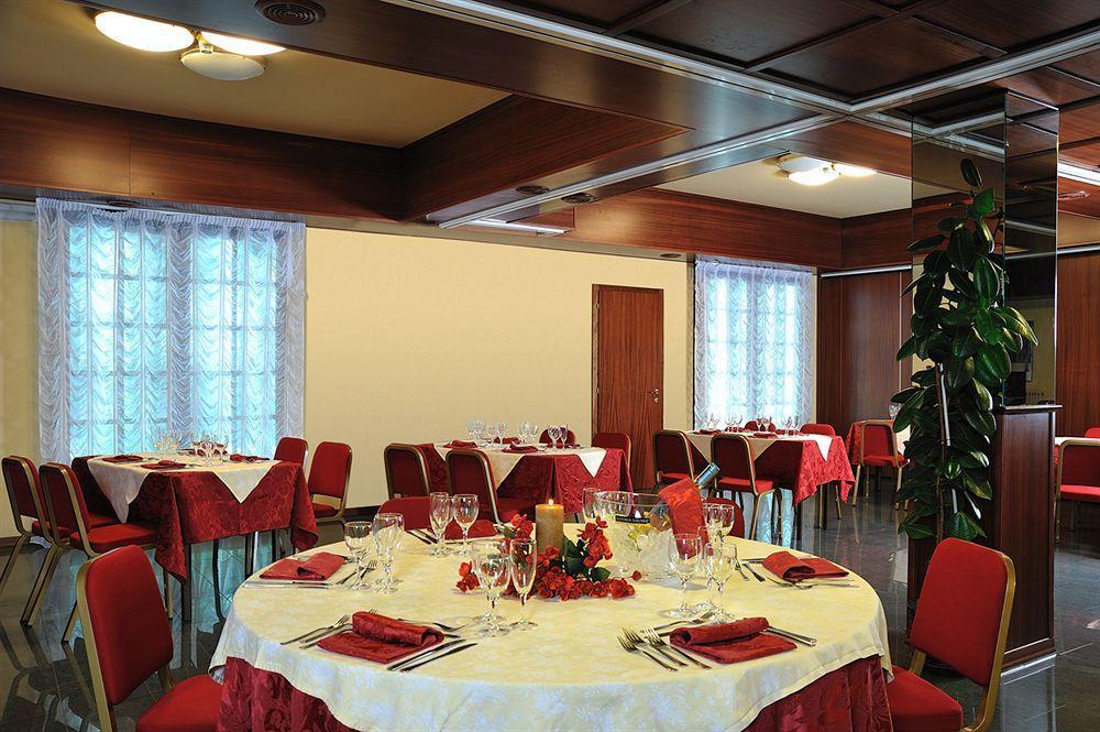 Hotel & Residence Dei Duchi Урбино Екстериор снимка