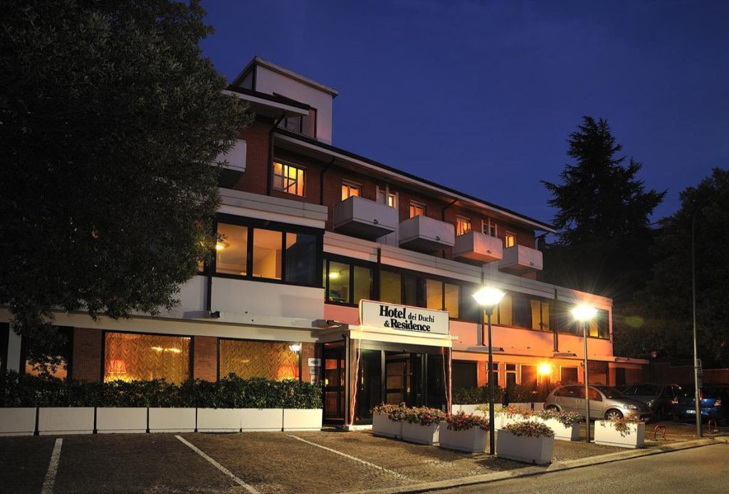 Hotel & Residence Dei Duchi Урбино Екстериор снимка