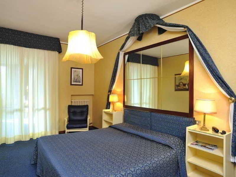 Hotel & Residence Dei Duchi Урбино Екстериор снимка